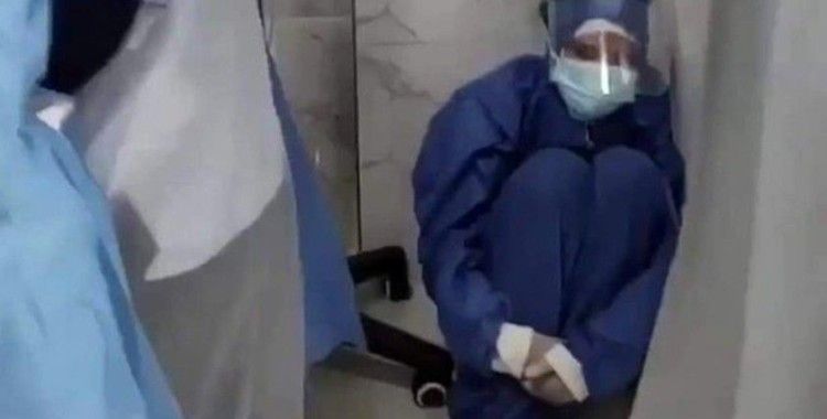 Mısır'da pandemi hastanesinde oksijen tüpü yetersizliği