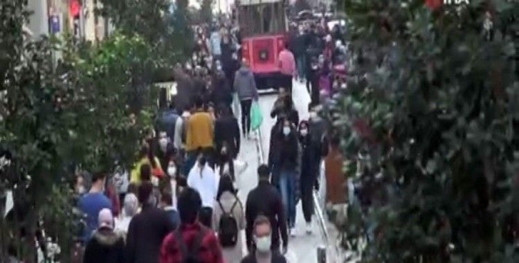 Taksim İstiklal Caddesi'nde 4 günlük sokağa çıkma kısıtlamasının ardından yoğunluk patlaması yaşadı