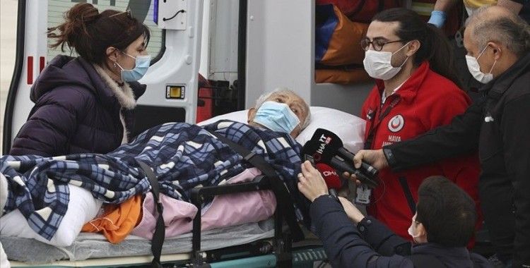 ABD'de yaşayan Türk halk bilimci İlhan Başgöz ambulans uçakla Türkiye'ye getirildi