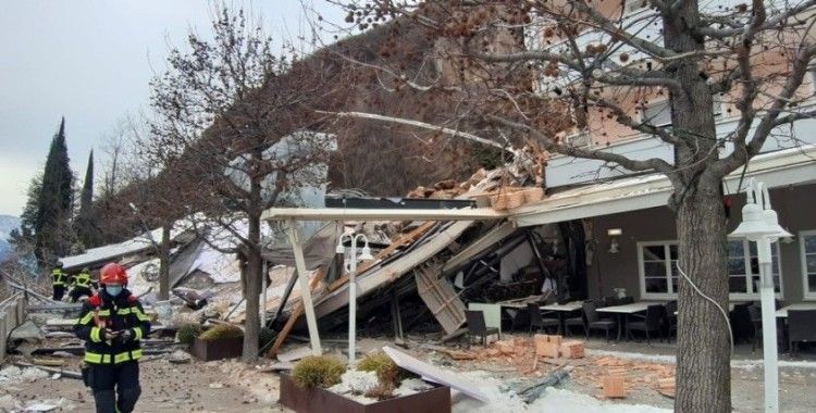 İtalya’da heyelan nedeniyle bir otel yıkıldı