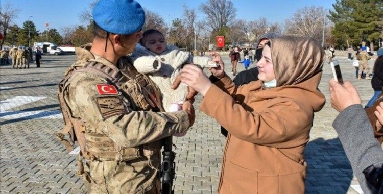 Diyarbakır'da 258 Mehmetçik Suriye'ye uğurlandı