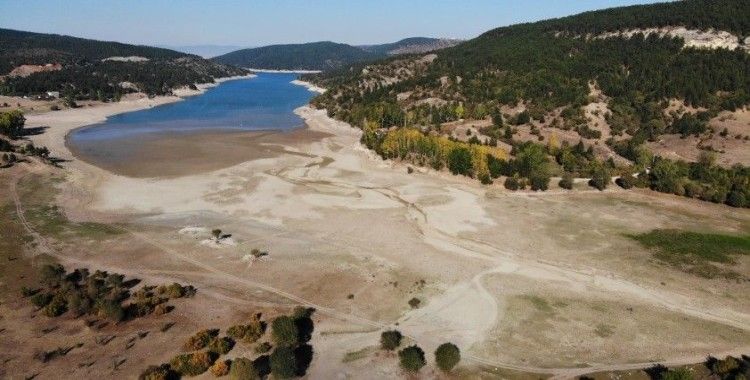 Karaçomak Barajı'nda sular çekilince valilik ve belediye tasarrufu uyarısı yaptı
