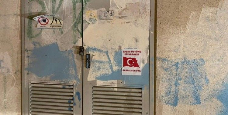 Silvan sokaklarında 'Kahrolsun PKK' afişleri asılı