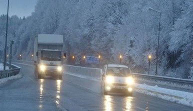 Bolu Dağı'nda kar yağışı etkili oldu