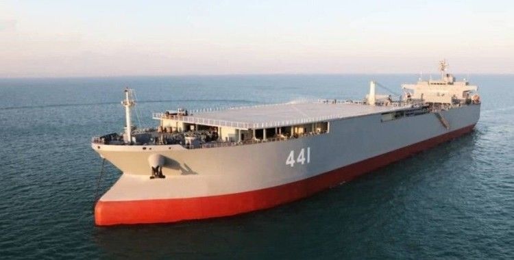 İran, tarihinin en büyük savaş gemisini tanıttı