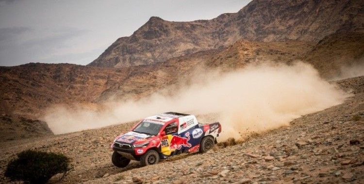 Dakar Rallisi'nde 11. etapta Red Bull sporcuları zirvede