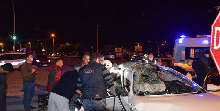 Antalya'da feci kaza: 3 ölü, 4 yaralı