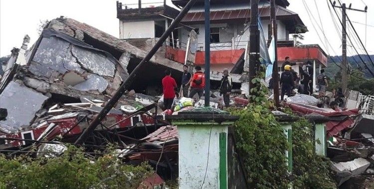Endonezya'daki depremde ölenlerin sayısı 56'ya yükseldi