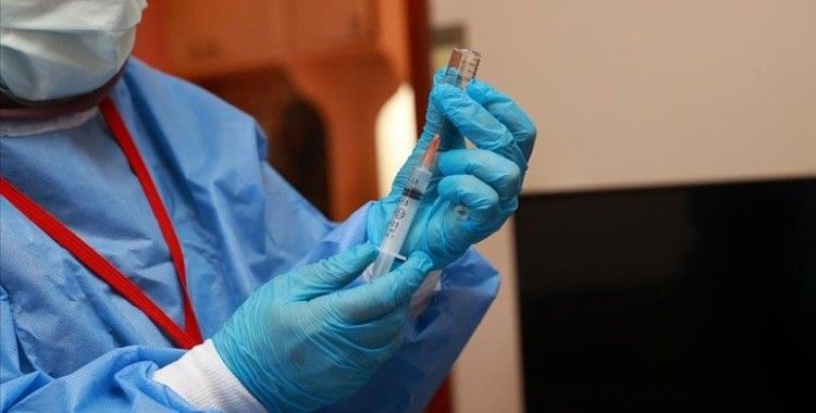Kovid-19 aşısı yaptıranların sayısı 950 bini geçti