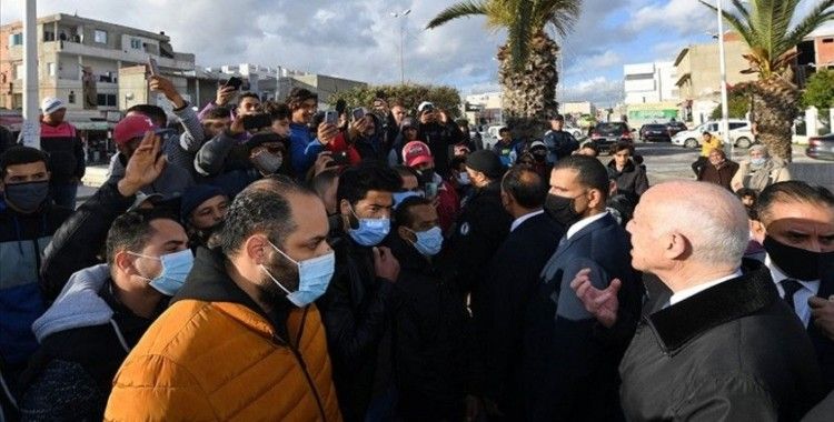 Tunus Cumhurbaşkanından gençlere 'gösterilerde mülklere zarar vermeyin' çağrısı