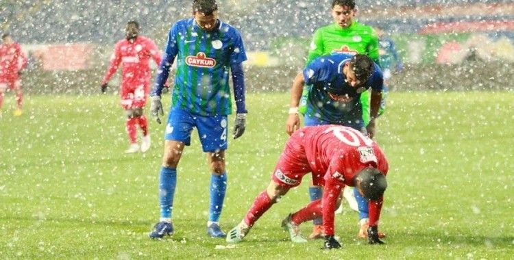 Çaykur Rizespor evinde karşılaştığı Gaziantep FK’yı 3-0 mağlup etti