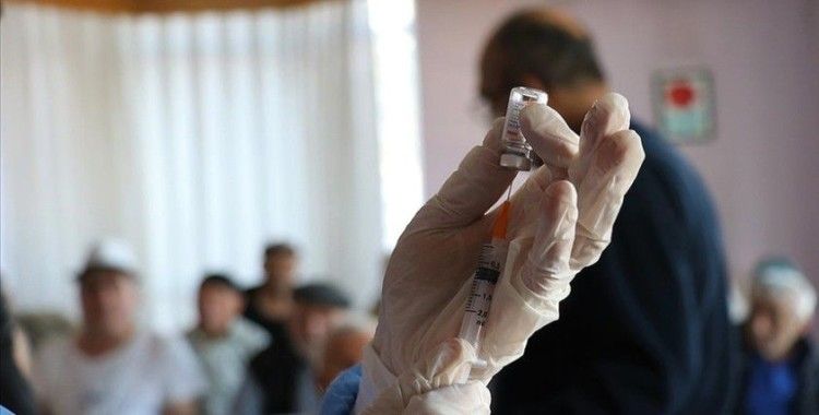 Kovid-19 aşısı yaptıranların sayısı bir milyona yaklaştı