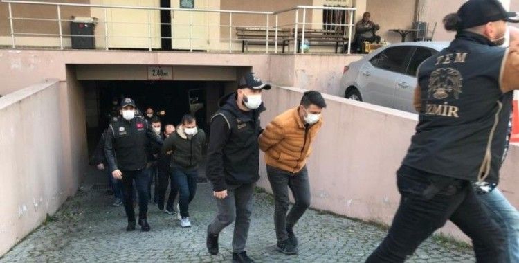 İzmir merkezli FETÖ operasyonda 25 tutuklama