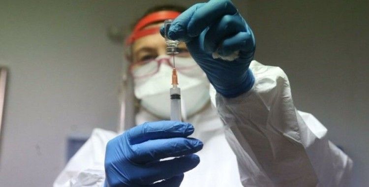 Bilim Kurulu üyesinden CoronaVac aşısında yan etki açıklaması
