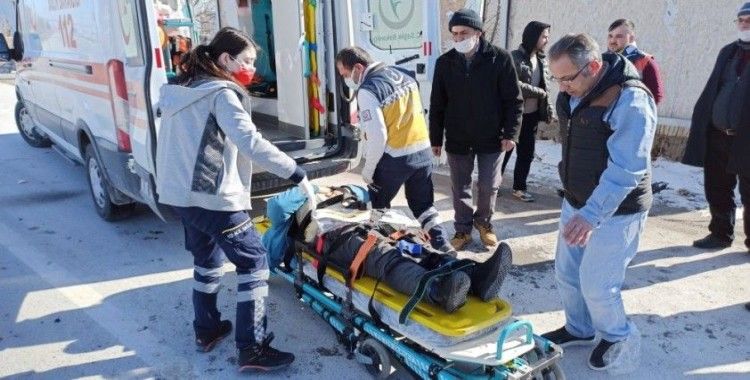 Aksaray'da otomobiller çarpıştı: 3 yaralı