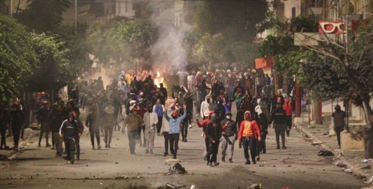 Tunus'ta devrimin 10. yıl dönümü 'şiddetli' protestoların gölgesinde kaldı