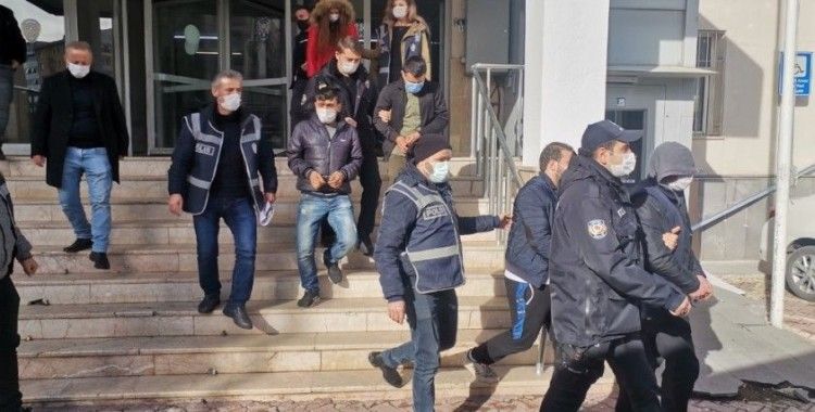 Kayseri'de 25 adrese eş zamanlı operasyon: 18 gözaltı