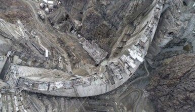 Yusufeli Barajı'nda dökülen 4 milyon metreküp betonla rekor kırıldı