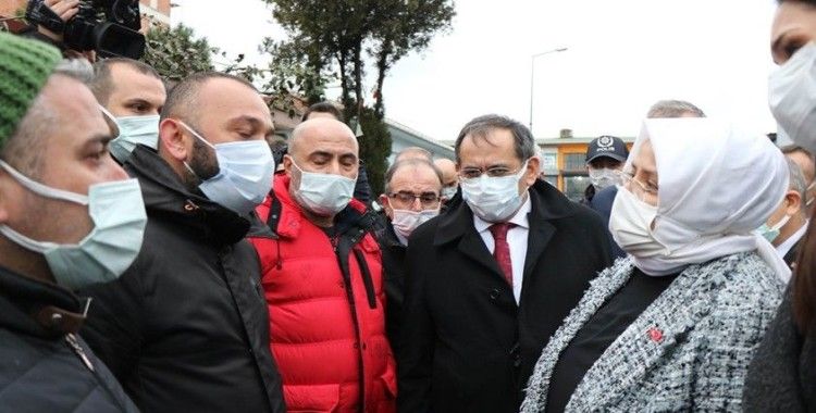 Bakan Selçuk’tan iş yerleri yanan esnafa destek sözü