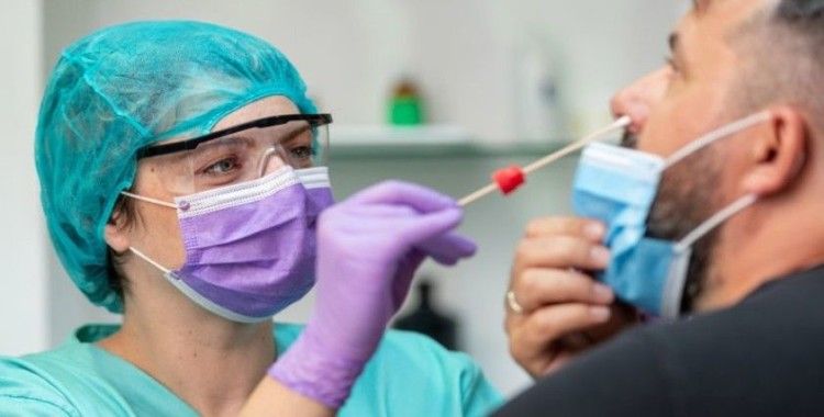 İngiltere'de Güney Afrika kaynaklı iki yeni mutasyon vakası sonrası acil test programı başlatılıyor