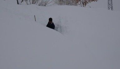 Tunceli'de evlerin bile kara gömüldüğü ilçede yaşam