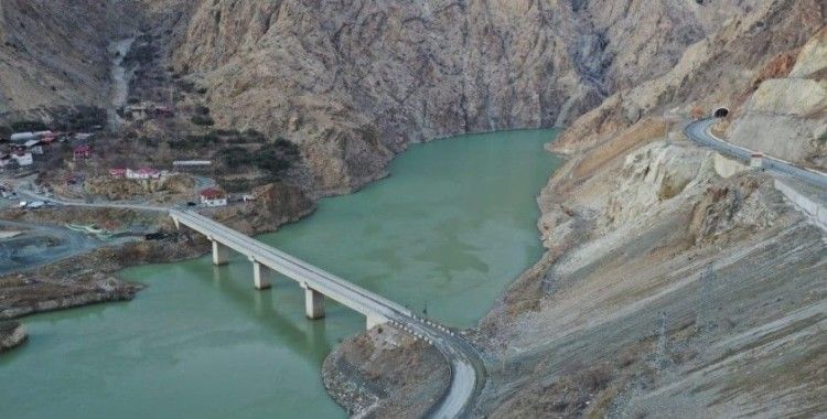 Artvin’de baraj inşaatları ile birlikte ulaşım ağıda yenileniyor