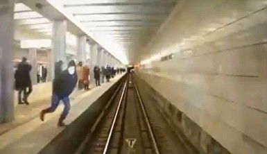 Rusya'da metro istasyonunda dehşet anları