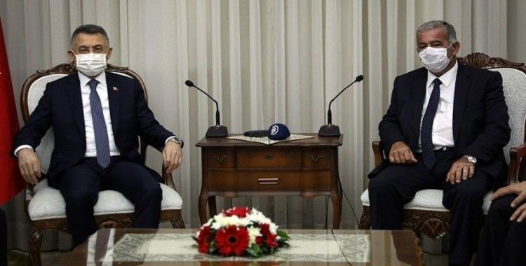 Cumhurbaşkanı Yardımcısı Oktay, KKTC Meclis Başkanı Sennaroğlu ile bir araya geldi