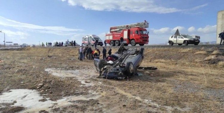 Kayseri'de 3 aracın karıştığı kazada 7 kişi yaralandı