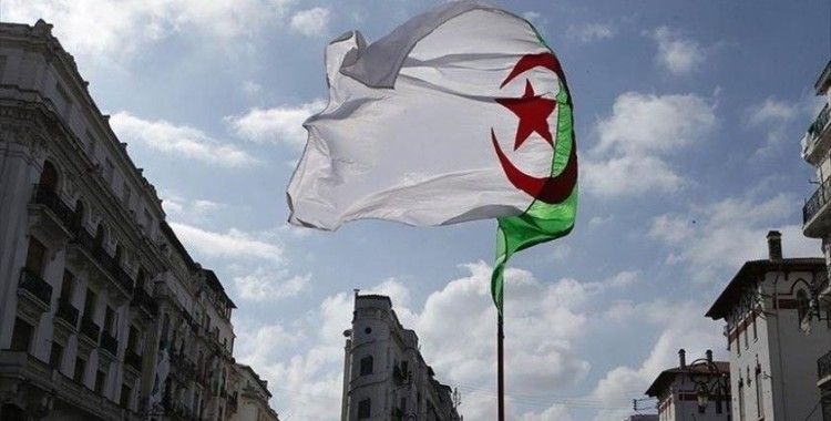 Cezayir'in bağımsızlık sembolü Emir Abdülkadir'in torunları, Fransa'da heykelinin yapılmasına karşı çıkıyor