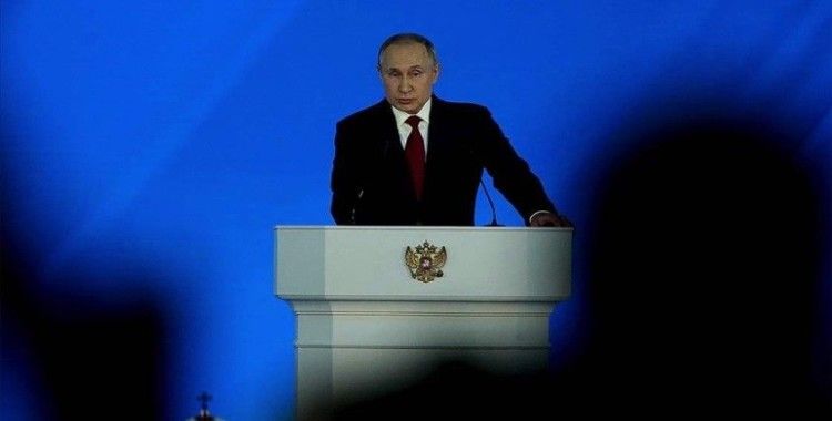 Putin, Rus muhalif Navalnıy'ın ekonominin kötü olduğu bu dönemde kullanıldığını savundu