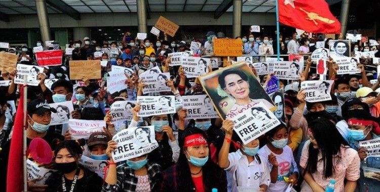 Myanmar ordusundan protestoculara 20 yıla kadar hapis cezası verilebileceği uyarısı