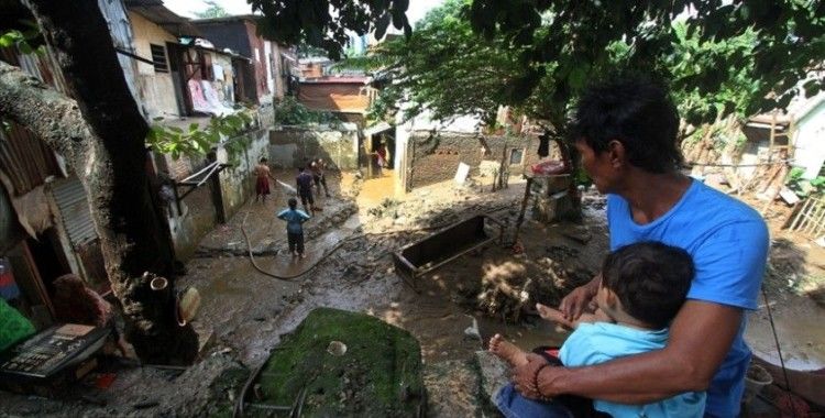 Endonezya'da heyelan: 10 ölü, 9 kayıp