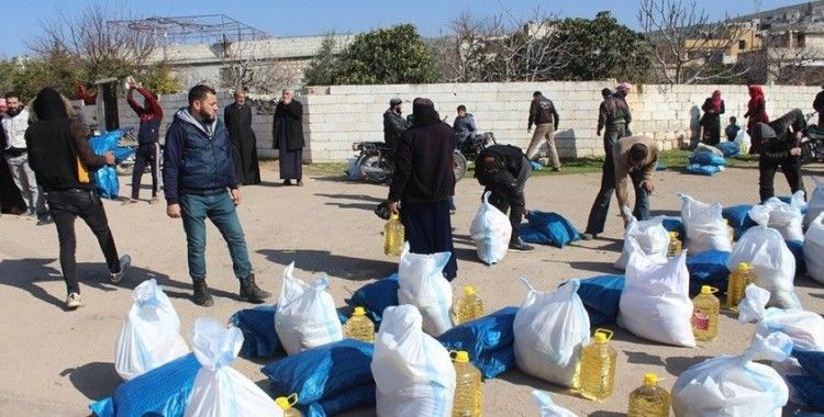  Türk yardımseverlerden Suriyelilere yardım