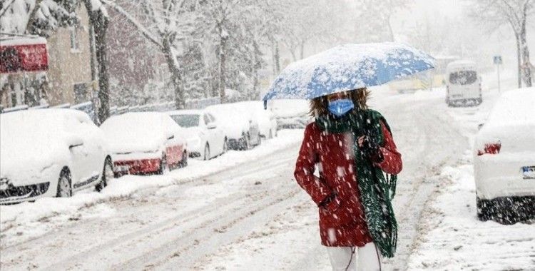 İstanbul'da kar yağışı etkili oluyor