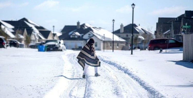 ABD'deki dondurucu soğuklarda milyonlarca kişi elektriksiz kaldı, en az 21 kişi öldü