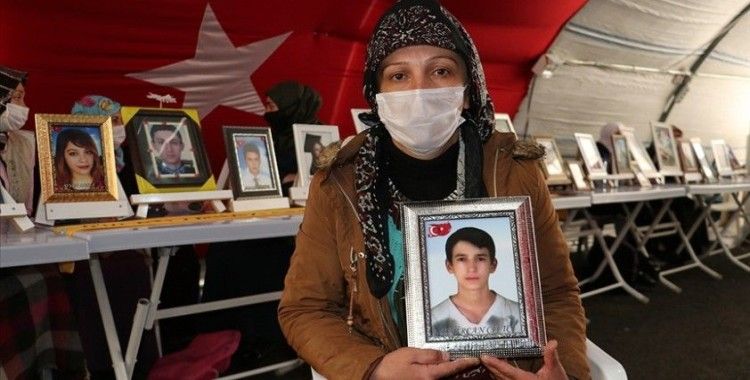 Diyarbakır annelerinin 'evlat nöbetine' iki aile daha katıldı: Bir anneye bunu yaşatmaya hiç kimsenin hakkı yok