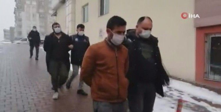 Kayseri’deki DEAŞ operasyonunda gözaltına alınan 4 kişi adliyede
