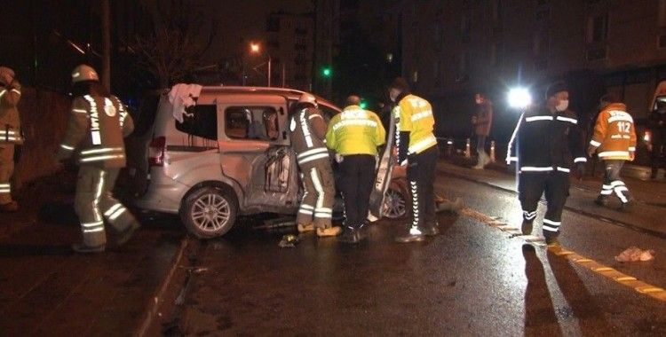 Güngören tramvay yolunda trafik kazası: 1’i ağır 5 yaralı