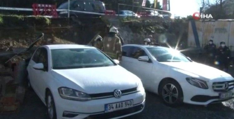 Beşiktaş’ta istinat duvarı çöktü, 3 araç hasar gördü