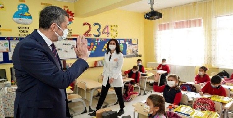 Milli Eğitim Bakanı Ziya Selçuk, Edirne'de öğretmenlerle buluştu