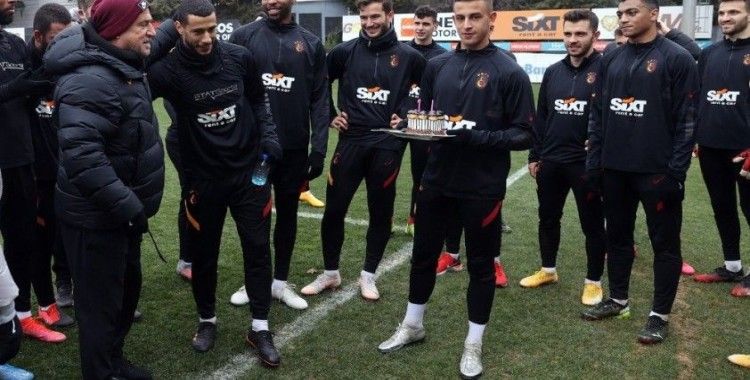 Galatasaray’da Younes Belhanda’nın doğum günü kutlandı