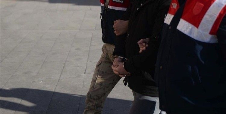 Şanlıurfa'da yasa dışı yollarla Türkiye'ye giriş yapmaya çalışan DEAŞ'lı 3 terörist patlayıcı maddelerle yakalandı
