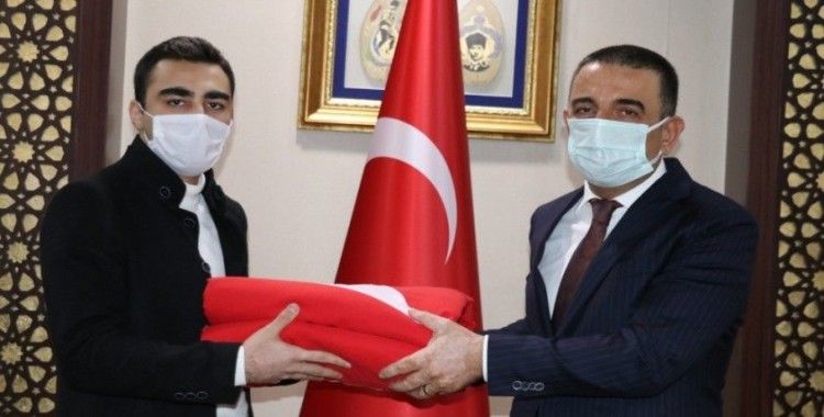 Çanakkale Şehitliğine götürülecek şanlı Türk bayrağı Siirt’ten yola çıktı