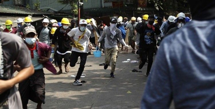 Myanmar’da polis, protestoculara ateş açtı: 6 ölü