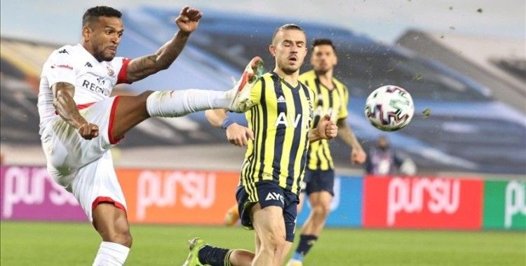 Selahattin Baki'den Antalyaspor maçında VAR incelemesinin 9 saniyede yapılmasına tepki