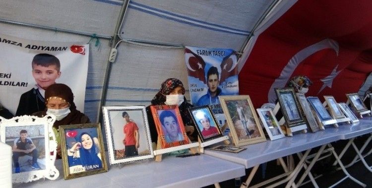 ‘HDP olmasaydı, PKK olmazdı’ diyen Diyarbakır anneleri, evlat nöbetini sürdürüyor