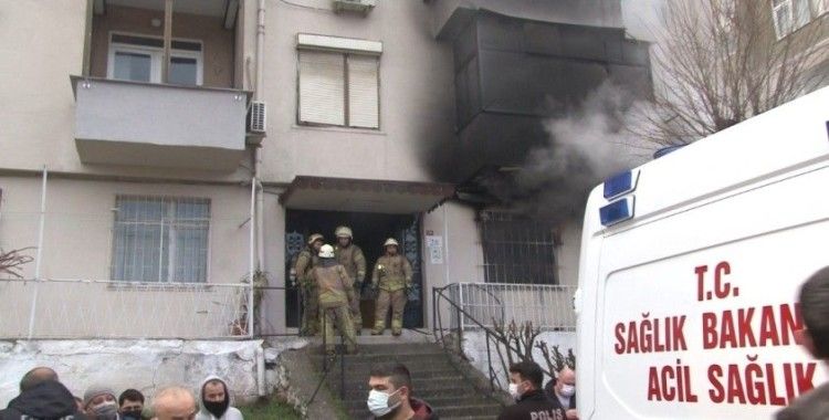 Güngören’de bir dairede yangın çıktı, mahsur kalan 1 kişi kurtarıldı