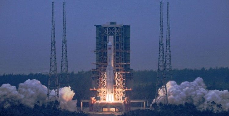 Çin, ikinci denemede Long March 7A roketini başarıyla uzaya fırlattı
