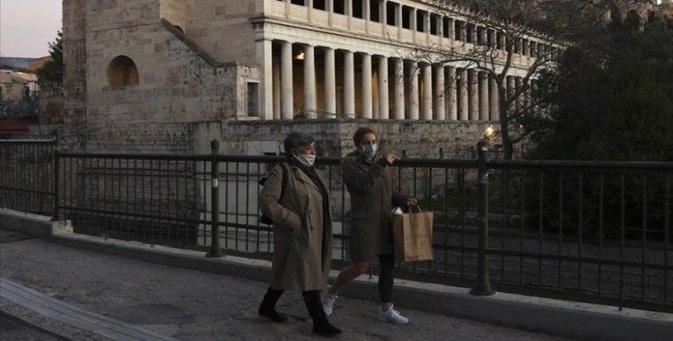 Yunanistan'da Kovid-19 kısıtlamaları gevşetiliyor